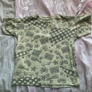 beige skater t-shirt